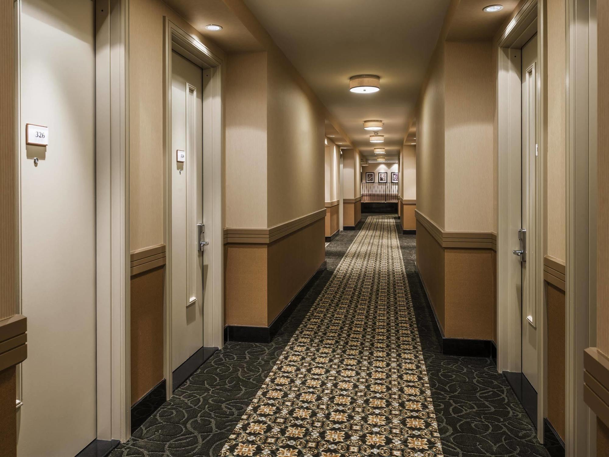 Opera House Hotel New York Exterior photo