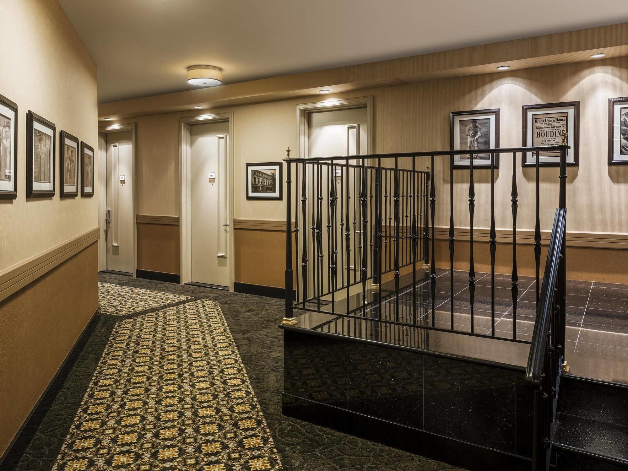 Opera House Hotel New York Exterior photo
