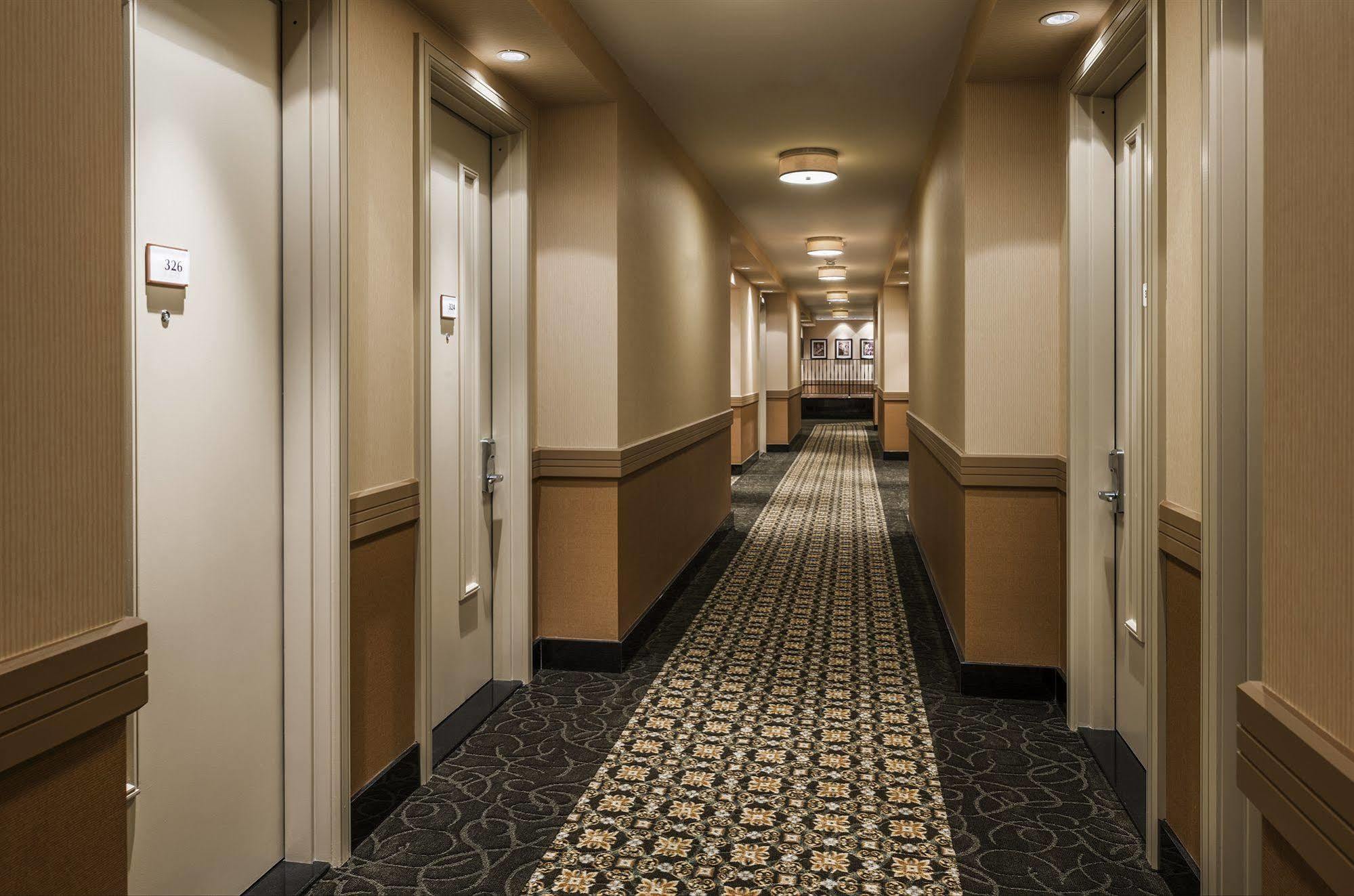 Opera House Hotel New York Exterior photo